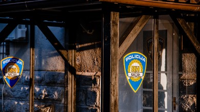 Photo of Oštećeni reflektori koji obasjavaju crkvu sv. Velikomučenika Georgija u Otočcu