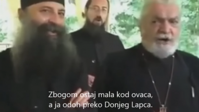 Photo of Poglavar SPC-a pjevao ratnu o Lici: “Zbogom ostaj mala kod ovaca, a ja odoh preko Donjeg Lapca”