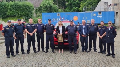 Photo of FOTO Ličko-senjski vatrogasci preuzeli još 5 novih vatrogasnih pick up vozila
