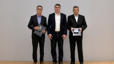 Photo of Predsjednik Milanović odlikovao umirovljenog  brigadira Dušana Viru i posmrtno fra Franju Bilokapića