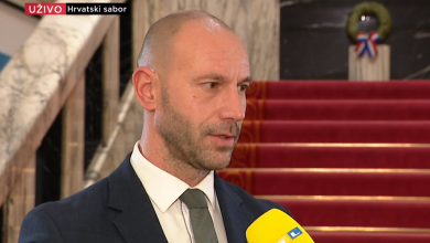 Photo of VIDEO O prvim potezima iz ministarske fotelje, aferi Mreža i golišavim fotografijama: “Premijer nije tražio da ih izbrišem”