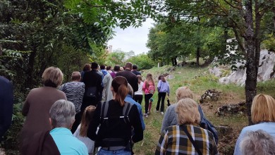 Photo of Župa Presvetog Trojstva poziva djecu i mlade na pobožnost križnog puta