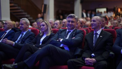 Photo of Plenković se javio iz Gospića: Kaže da je Vladi prioritet revitalizacija Like