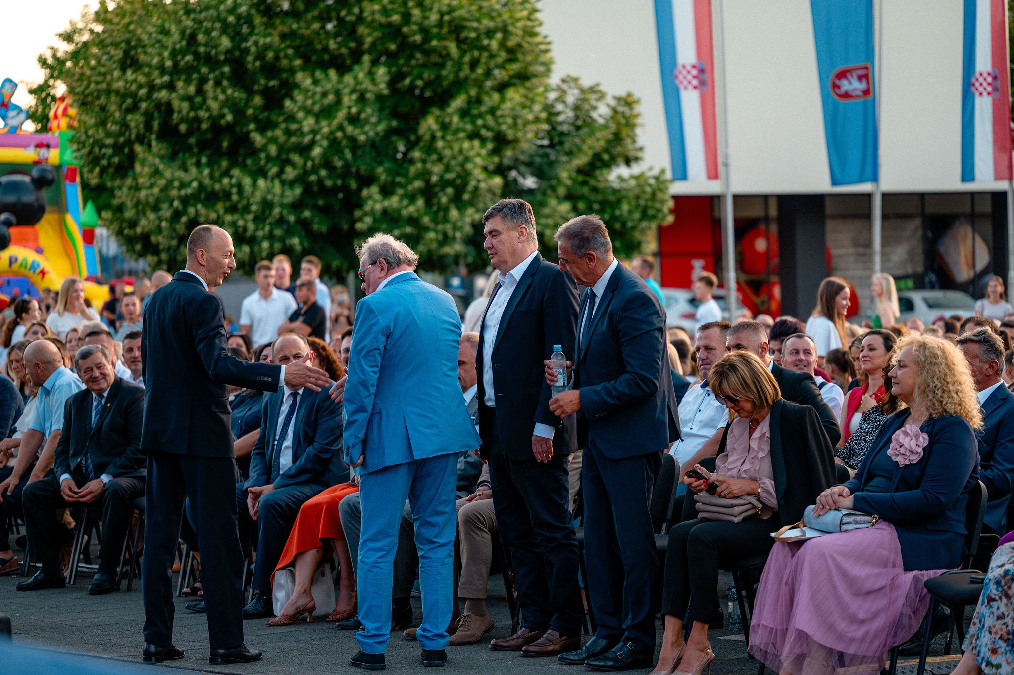SvečanasjednicaiZoricaKondža_16
