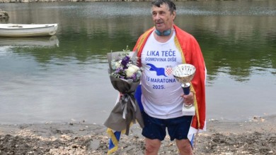 Photo of Plivački maraton u rijeci Lici u čast braniteljima uveličao proslavu Dana pobjede u Gospiću