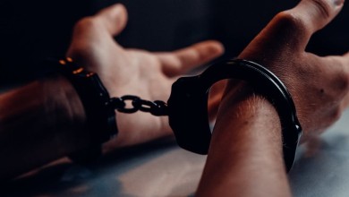 Photo of Prijetio dvojici mladića pa mu policija pronašla oružje