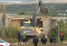 Photo of VIDEO Oglasili se vlasnici srušenih bespravnih objekata kod Zrća: “To se moglo darovati ugroženima”