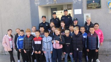 Photo of U sklopu projekta „Mogu ako hoću“ učenici posjetili Policijsku postaju Gospić
