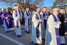 Photo of Održan je pogreb Hrvoja Mede, oca gospićko-senjskog biskupa Marka Mede