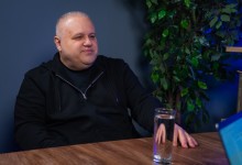 Photo of CYBERFLEET: Kako AI utječe na produkciju glazbe i može li zamijeniti DJ-e? Novi gost je DJ MAX