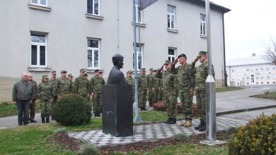 Photo of U Dočasničkoj školi obilježena obljetnica pogibije Damira Tomljanovića Gavrana