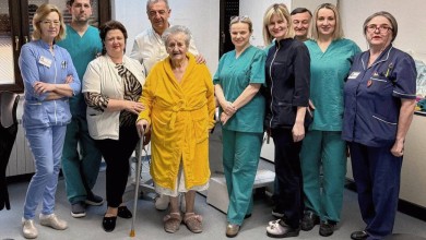 Photo of Dr. Darko Milinović ekskluzivno za Lika Club nakon teške operacije: Baka Ana odjelom šeta 36 kg mršavija