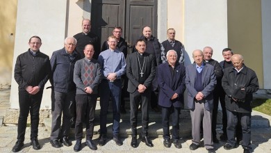 Photo of Lički svećenici osnaženi vraćaju se svojim župama