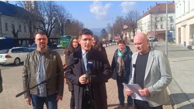 Photo of Troskot: Je li se počeo paliti otpad u Lici da se zametne trag kompanijama?