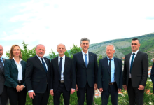 Photo of Plenković posjetio Senj, pohvalio se rekordnom nezaposlenošću: “Danas je u Senju bez posla samo 101 osoba”