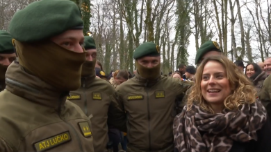 Photo of VIDEO Pripadnik ATJ Lučko na Plitvicama zaprosio djevojku: Pogledajte reakciju