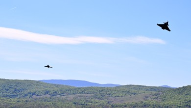 Photo of Kod Slunja provedena bojna gađanja Rafalea, Bayraktara i helikoptera Kiowa Warrior