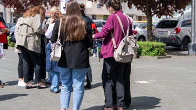 Photo of FOTO Ličanka danas u Gospiću prikupljala potpise za peticiju o cijeni vode