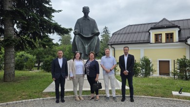 Photo of Ravnateljica bolnice, Zmajica od ličke zime izabrana za pročelnicu Zmajskog stola u Gospiću
